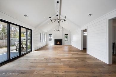 Stunning architect-designed, custom-built home in Priest River - photo 22