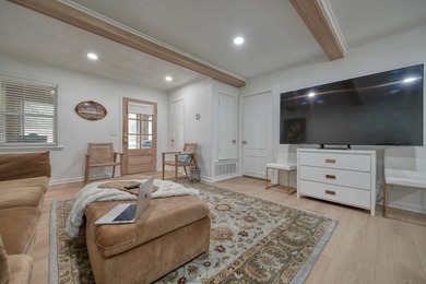 COMPLETELY RENOVATED & MOVE-IN READY! This stunning 3 bedroom, 2 - photo 24