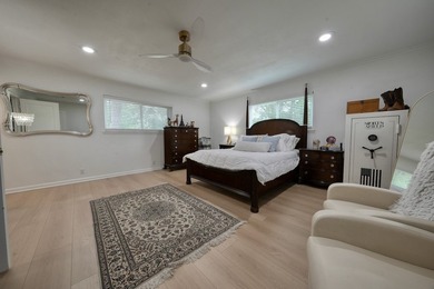 COMPLETELY RENOVATED & MOVE-IN READY! This stunning 3 bedroom, 2 - photo 31