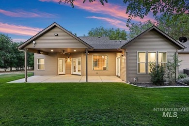 This stunning home in the gated community Kanaka Rapids blends - photo 32