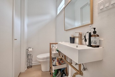COMPLETELY RENOVATED & MOVE-IN READY! This stunning 3 bedroom, 2 - photo 36