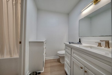 COMPLETELY RENOVATED & MOVE-IN READY! This stunning 3 bedroom, 2 - photo 37