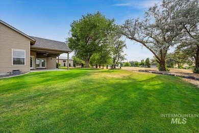 This stunning home in the gated community Kanaka Rapids blends - photo 39