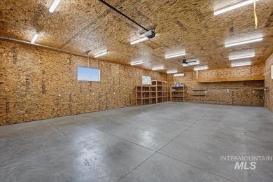 This stunning home in the gated community Kanaka Rapids blends - photo 42