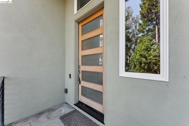 Contractor Special/ Fixer! Incredible Opportunity in the - photo 3