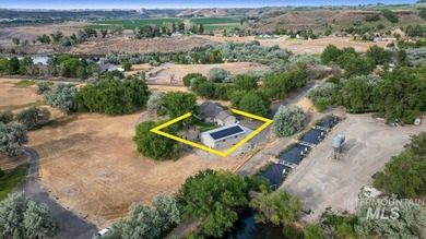 This stunning home in the gated community Kanaka Rapids blends - photo 45
