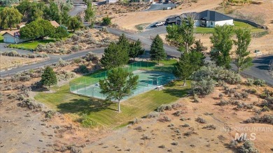 This stunning home in the gated community Kanaka Rapids blends - photo 49