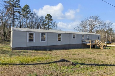 1998 Manufactured Home 3 Bedroom 2 Baths Living Room, Kitchen - photo 2