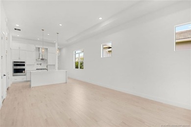 Move-in ready, NEW construction by TRUST HOMES. This 3/2/2/ lake - photo 15