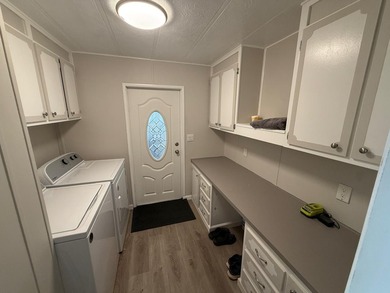 Stunning remodel in Sunny South Estates, 55+ Community, 2BR/2BA - photo 17
