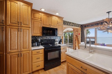 Step into a turn-key home where every detail invites comfort - photo 18