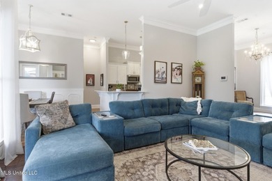 Welcome to this beautifully maintained 5-bedroom, 3-bathroom - photo 9