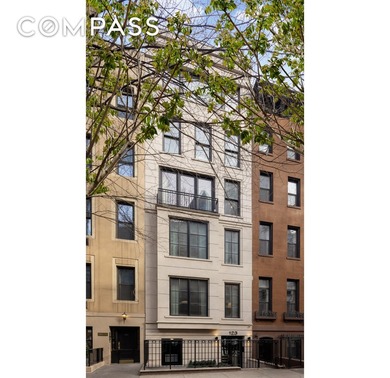 A Paradigm of Modern Grandeur Just Off Park Avenue Situated on a - photo 2