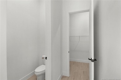 Move-in ready, NEW construction by TRUST HOMES. This 3/2/2/ lake - photo 22