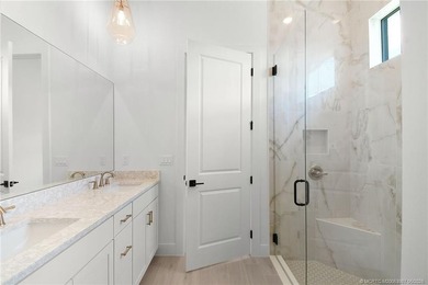 Move-in ready, NEW construction by TRUST HOMES. This 3/2/2/ lake - photo 23