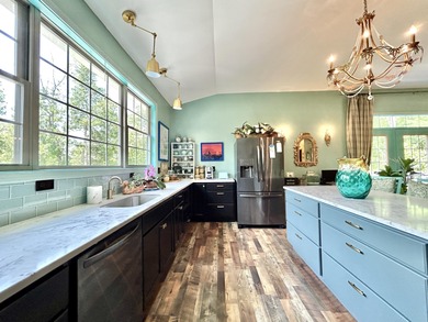 NEW PRICE!!!!!! Discover the perfect blend of elegance and - photo 27