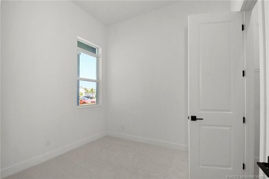 Move-in ready, NEW construction by TRUST HOMES. This 3/2/2/ lake - photo 28