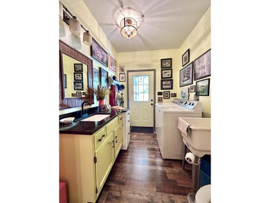 NEW PRICE!!!!!! Discover the perfect blend of elegance and - photo 36