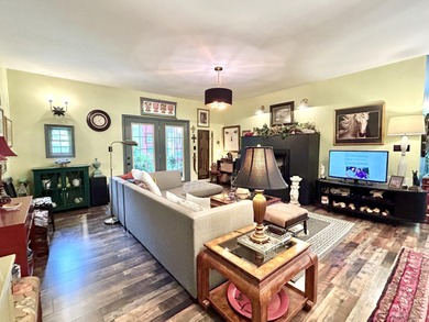 NEW PRICE!!!!!! Discover the perfect blend of elegance and - photo 40