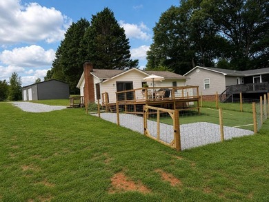 Welcome to The Coastline Cottage at 50 Coastline Drive in Inman - photo 1