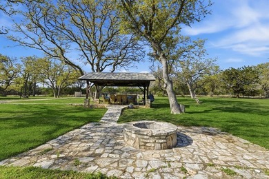 Experience the classic elegance of this hill country ranch style - photo 12