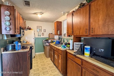 Escape to the peace and privacy of country living at 141 Oakdale - photo 29