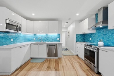 Beautifully upgraded villa in the sought-after CYPRESS ESTATES - photo 1