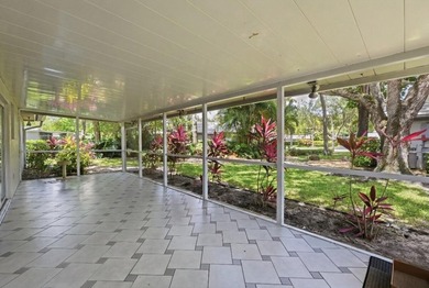 Beautifully upgraded villa in the sought-after CYPRESS ESTATES - photo 7