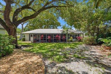 Beautifully upgraded villa in the sought-after CYPRESS ESTATES - photo 9