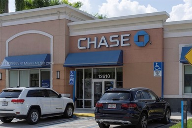 This is a spectacular NNN property investment. The lease has - photo 4