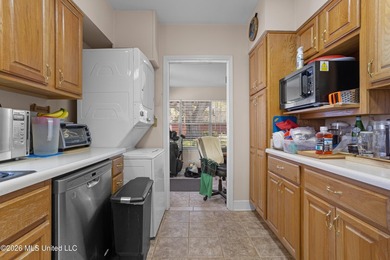 Located just blocks from the courthouse in the heart of downtown - photo 12