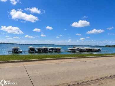 This one has it ALL! Enjoy quiet cul-de-sac living with room for - photo 2