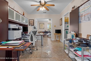 Located just blocks from the courthouse in the heart of downtown - photo 14