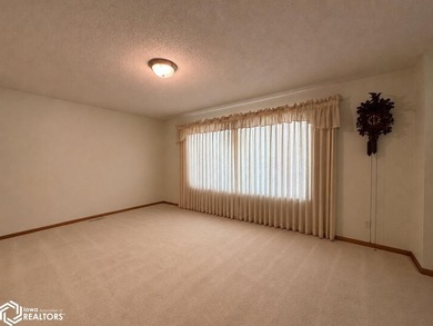 This one has it ALL! Enjoy quiet cul-de-sac living with room for - photo 6