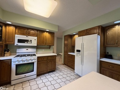 This one has it ALL! Enjoy quiet cul-de-sac living with room for - photo 10