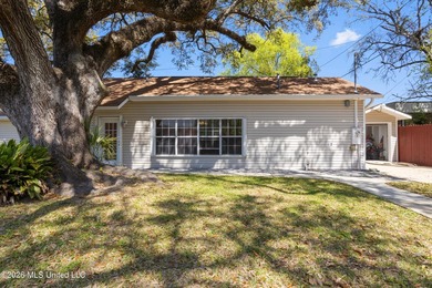 Located just blocks from the courthouse in the heart of downtown - photo 22