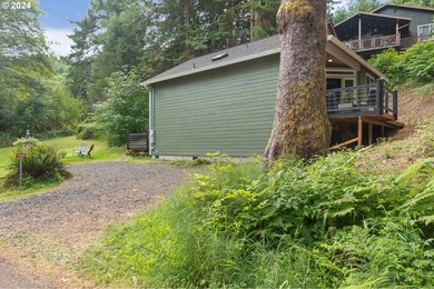 Life is good at the serene Fishhawk Lake! Set along the deer and - photo 27