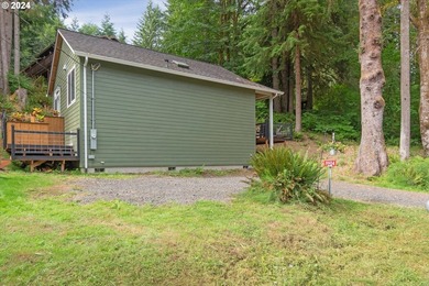 Life is good at the serene Fishhawk Lake! Set along the deer and - photo 29