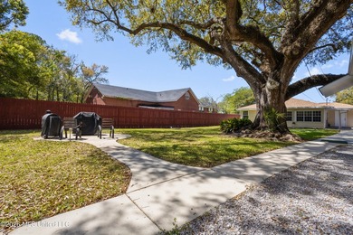 Located just blocks from the courthouse in the heart of downtown - photo 30