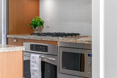 Located in the peaceful Iona neighbourhood Stirling House is a - photo 8