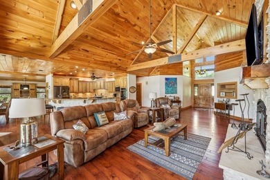 Experience luxury living in this stunning 3 bedroom, 3 full & 2 - photo 12