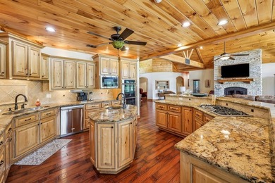 Experience luxury living in this stunning 3 bedroom, 3 full & 2 - photo 17
