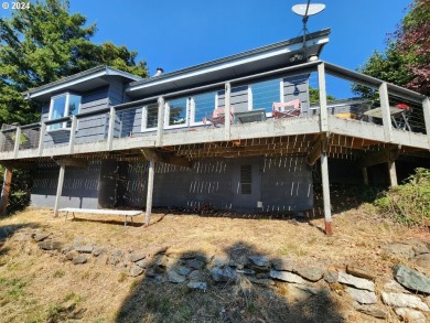 Lake Home For Sale in Port Orford, Oregon