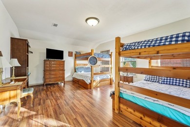 Experience luxury living in this stunning 3 bedroom, 3 full & 2 - photo 44