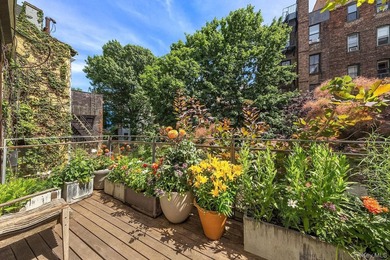 Historic West Village Townhouse with Turn of the-century charm - photo 11
