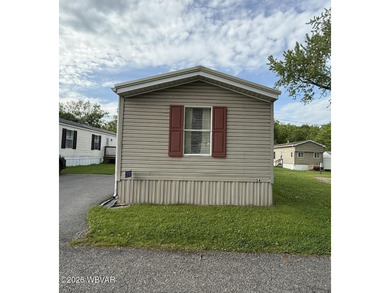 Affordable living in a well-maintained community! This 3-bedroom - photo 12