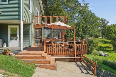 LAKEFRONT - This property offers a peaceful lakefront retreat - photo 6