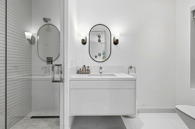 NEW PHOTOS COMING! COMPLETELY REIMAGINED! Chic in-town, ocean - photo 32