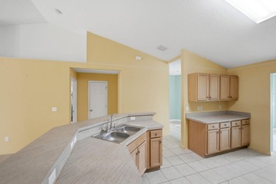 Spacious 4-bedroom, 3-bath home ideally located just minutes - photo 9