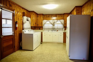 Welcome to small-town living at its best in charming Calhoun - photo 4